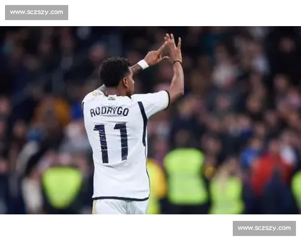 皇马锁定荷兰中场新星斯密特，安切洛蒂钦点为中场革新核心